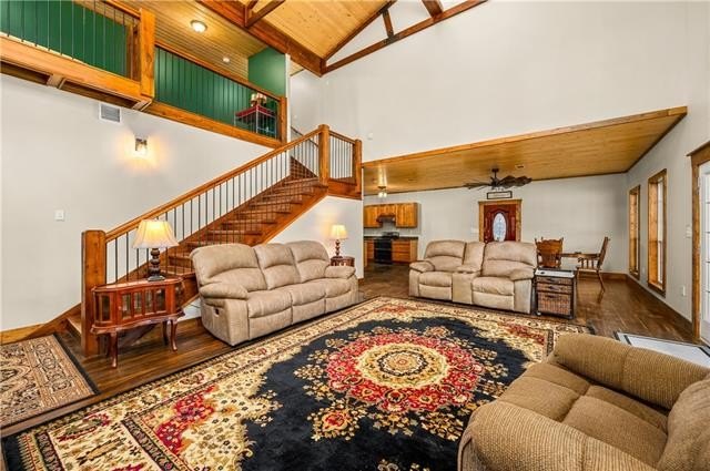 Listing photo 11